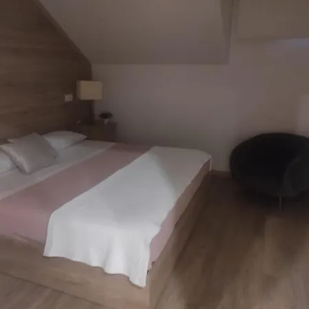 Aparthotel Seven